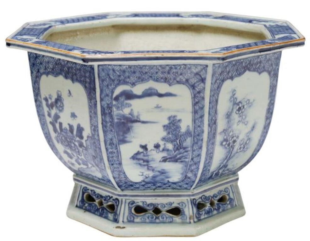 LARGE CHINESE BLUE & WHITE PORCELAIN