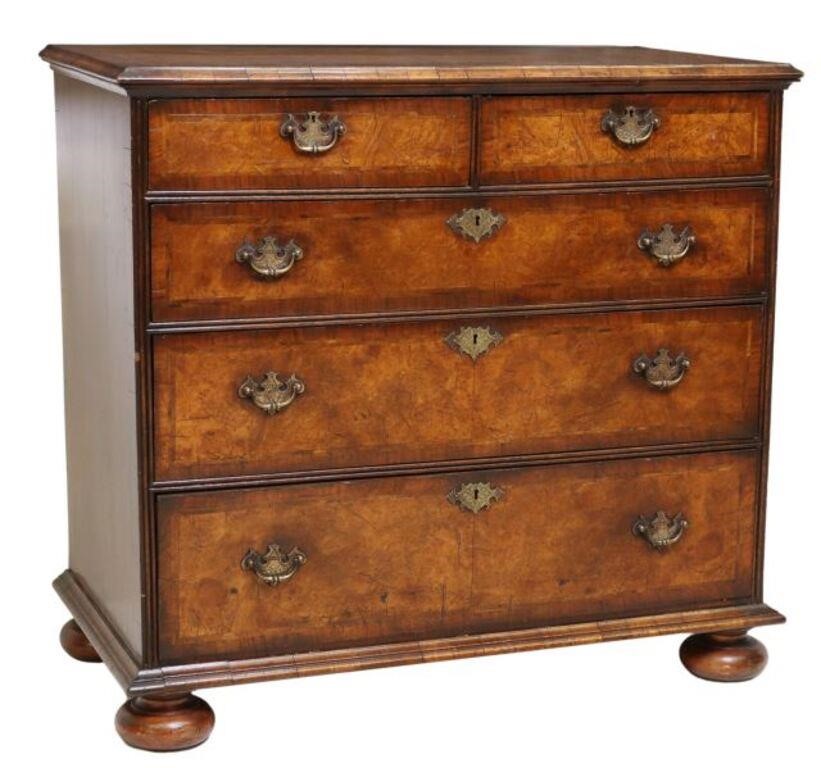 GEORGIAN CROSSBANDED WALNUT CHEST 2f73dd