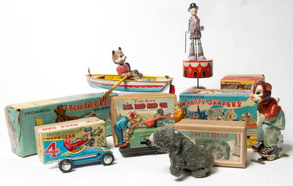 A COLLECTION OF VINTAGE WIND UP 2f5543