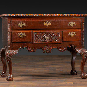 A Chippendale Style Shell Carved 2f556e