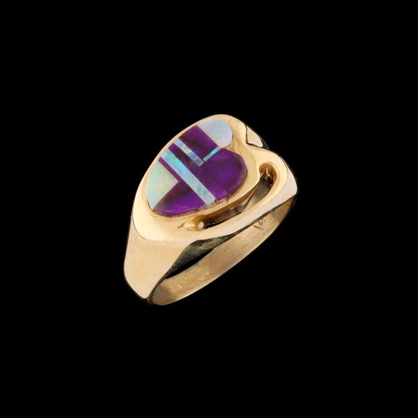 A 14K YELLOW GOLD RING WITH INLAID