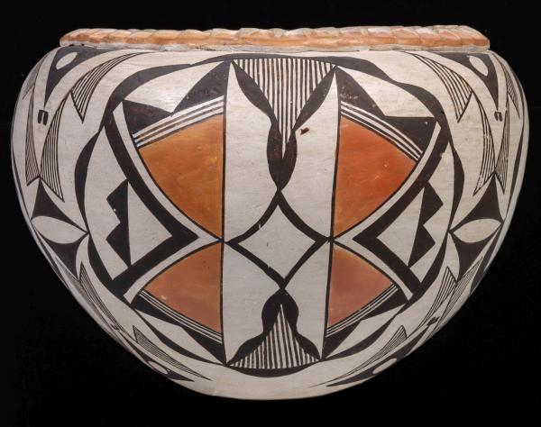 AN ACOMA POTTERY JAR WITH UNUSUAL