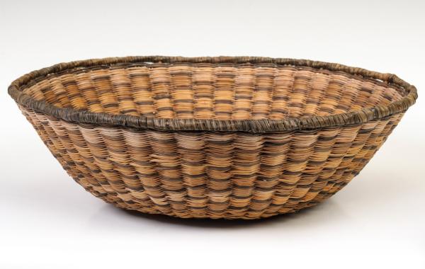 AN UNUSUAL HOPI WICKER BASKETRY 2f5c37