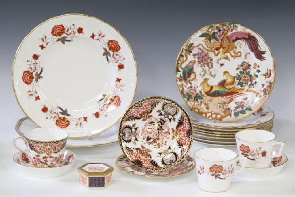 18) ENGLISH ROYAL CROWN DERBY BONE