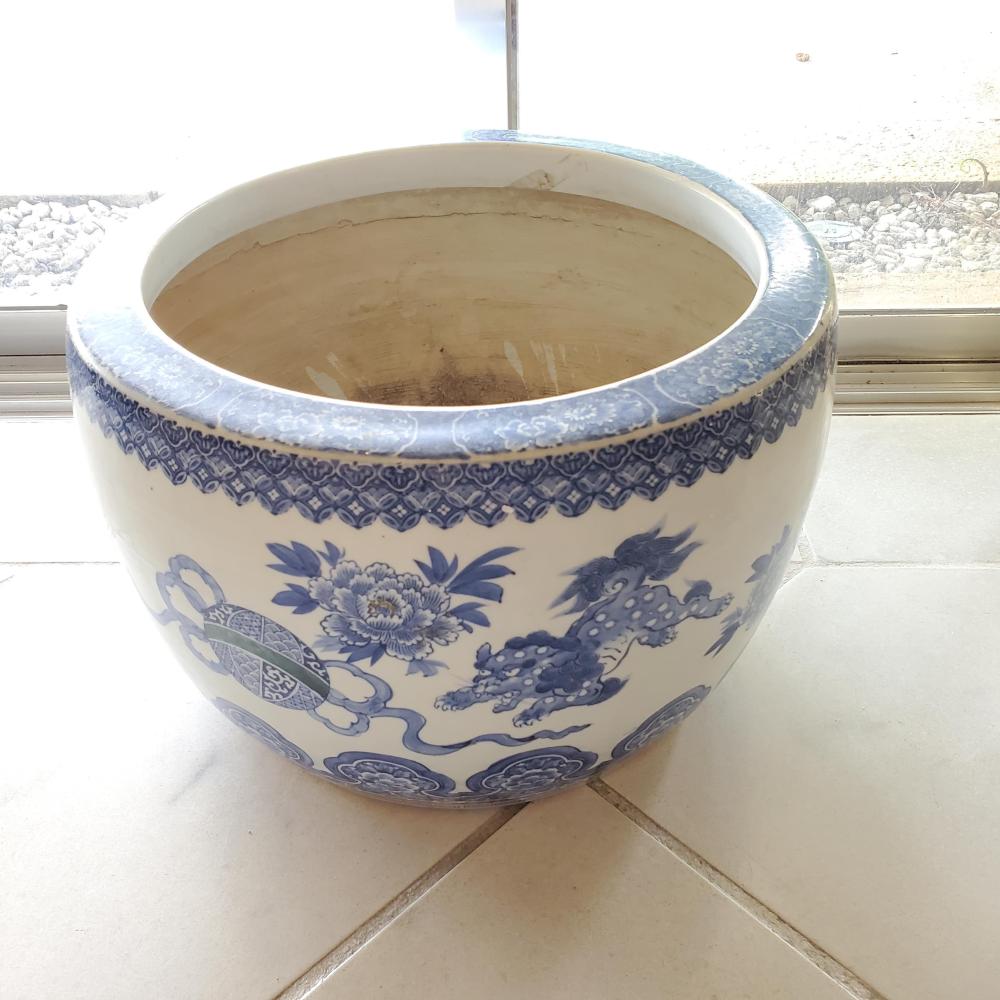CHINESE BLUE AND WHITE POTTERY 2f8835