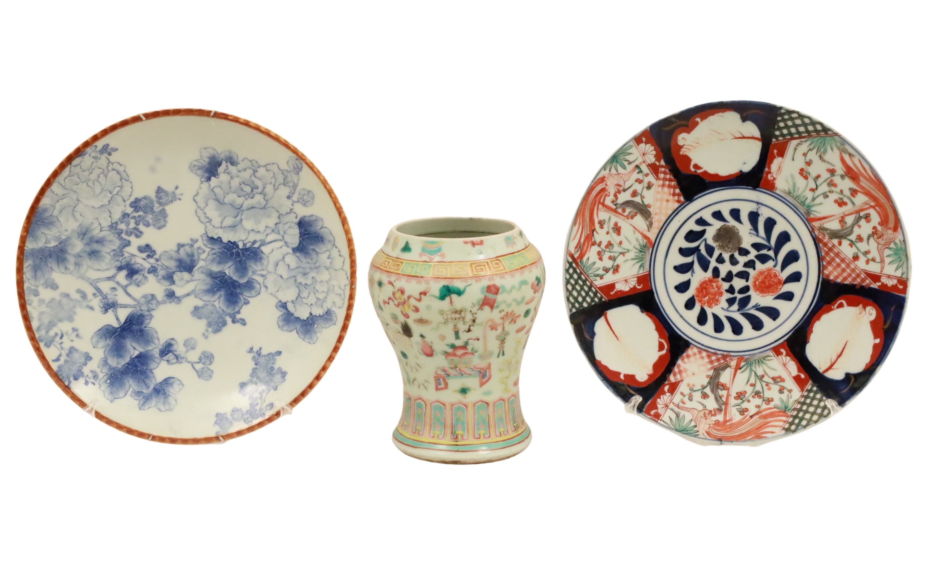 3 PC ORIENTAL PORCELAIN A group 2f8ae4