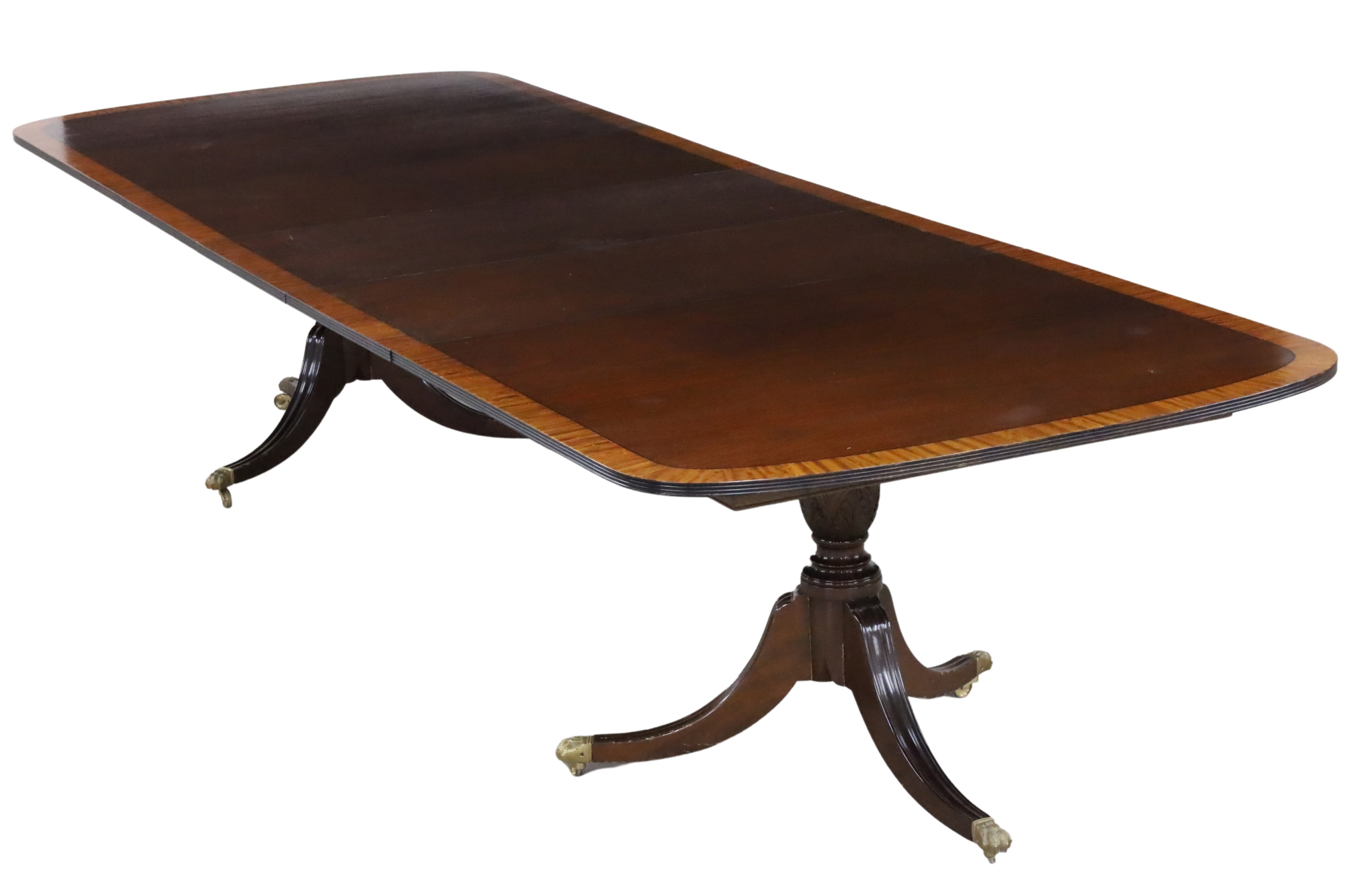 GEORGIAN STYLE MAHOGANY DINING TABLE