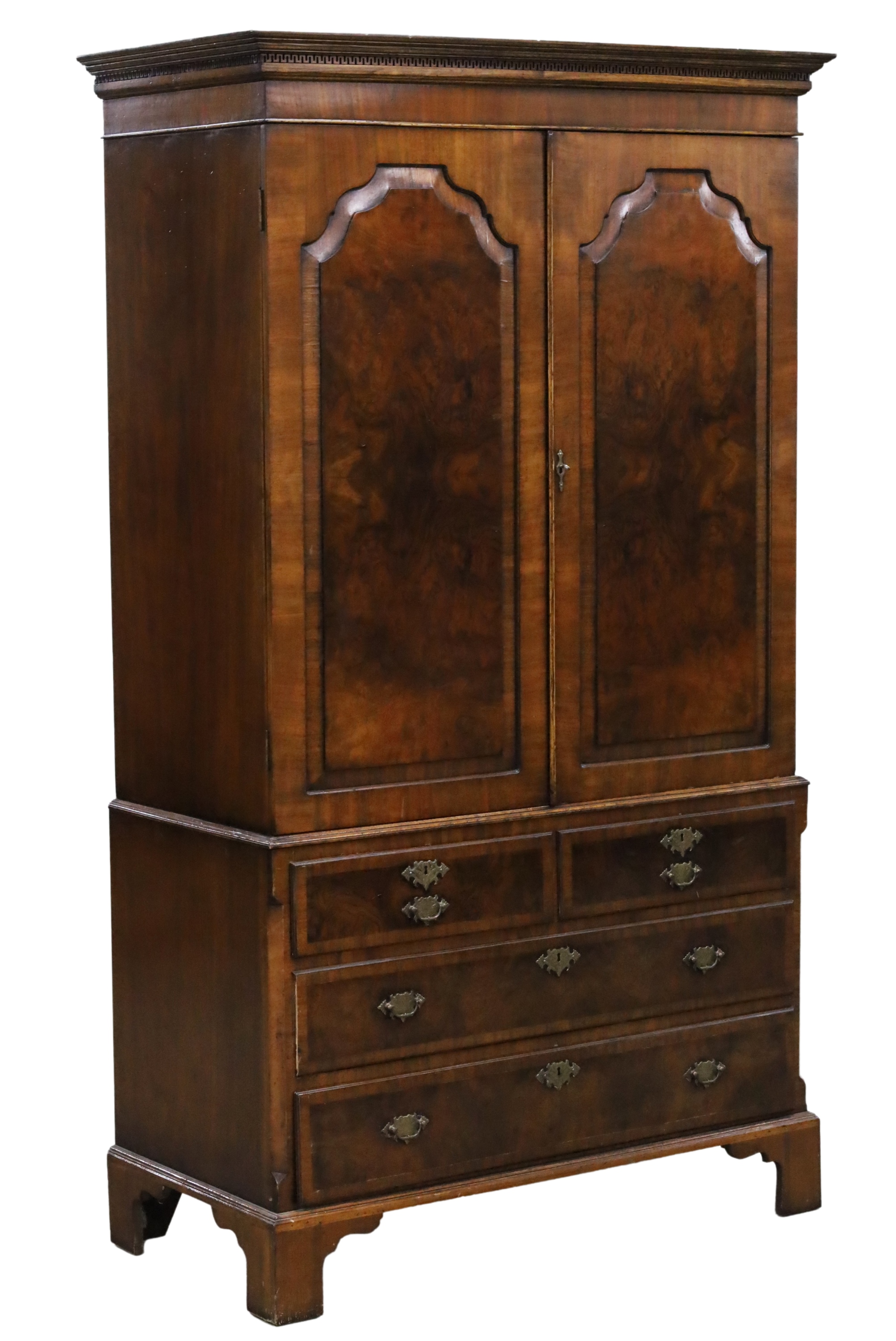 GEORGIAN STYLE WALNUT LINEN PRESS 2f8cc4