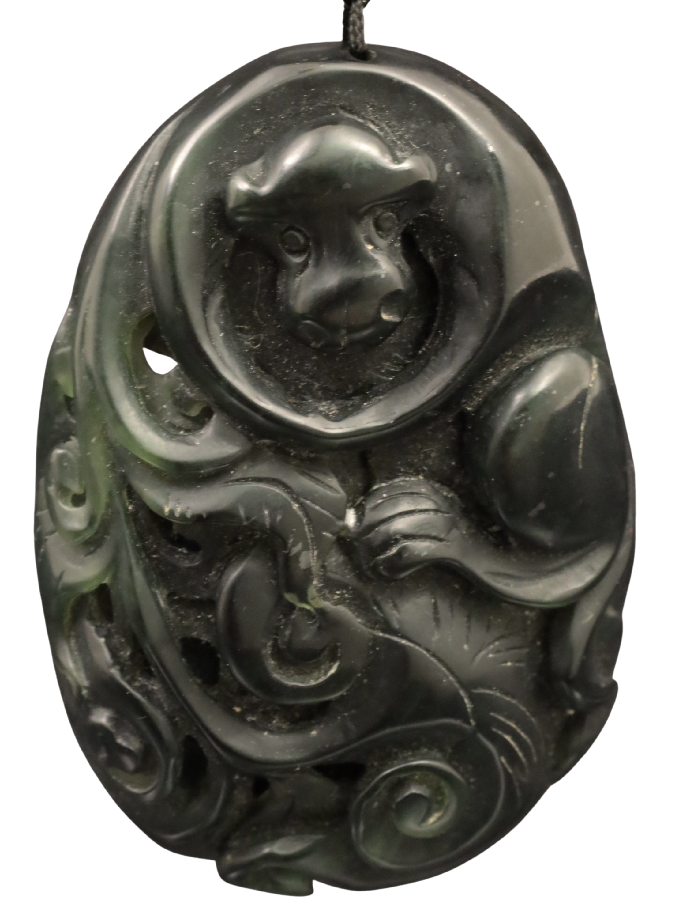 CHINESE CARVED GREEN JADE PENDANT 2f8e6d