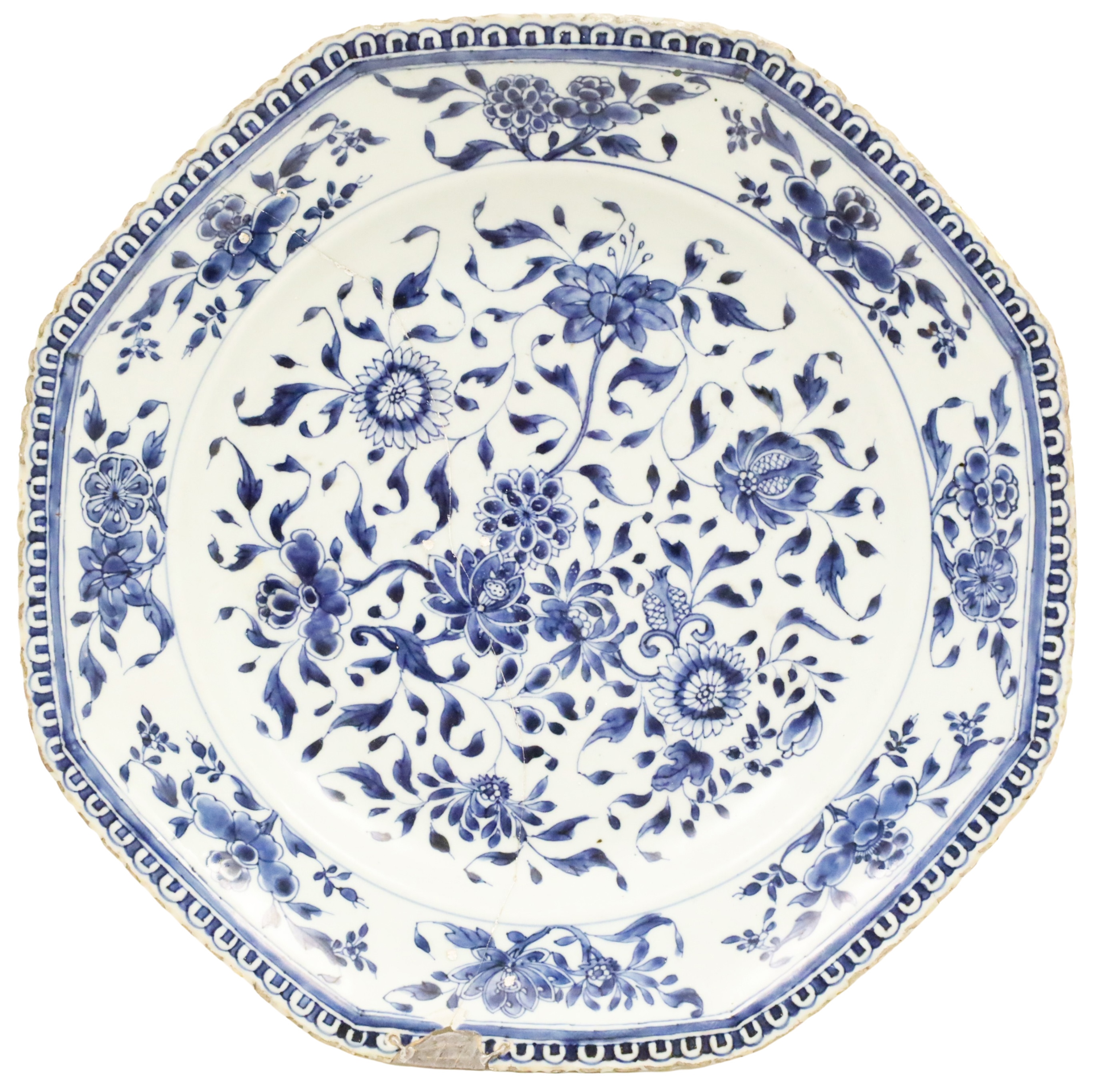 CHINESE KANGXI PORCELAIN CHARGER,