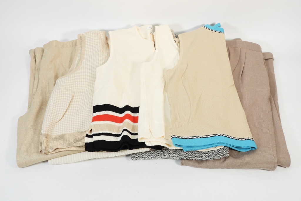 9PC ST. JOHN NEUTRAL KNIT PANTS