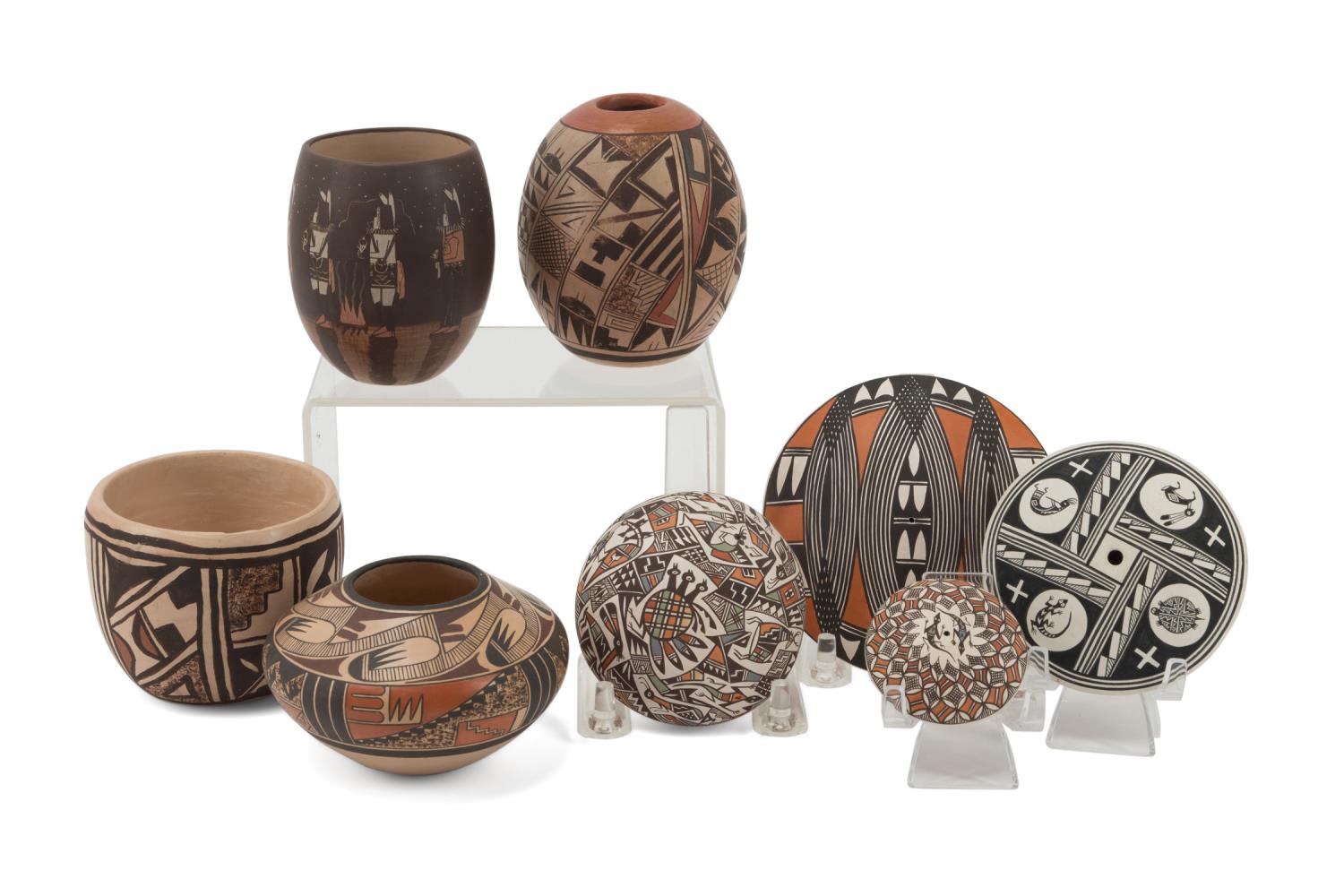 8 SMALL NATIVE AMERICAN POTS, INCL.