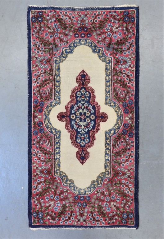 MIDDLE EASTERN KERMAN CARPET RUG