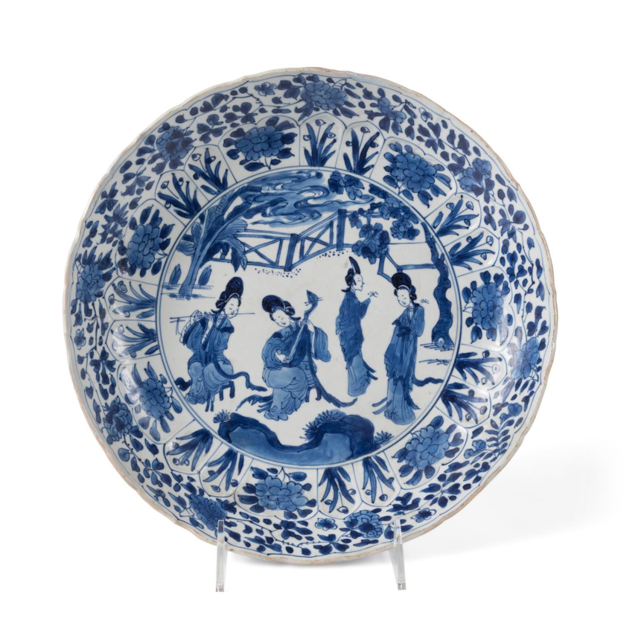CHINESE MING BLUE & WHITE CHARGER,