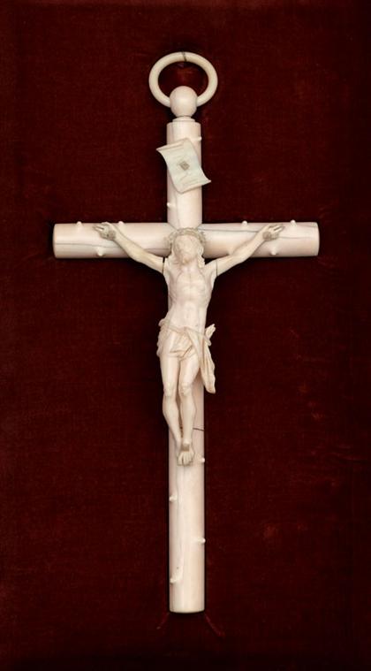 Continental ivory crucifix    19th century,