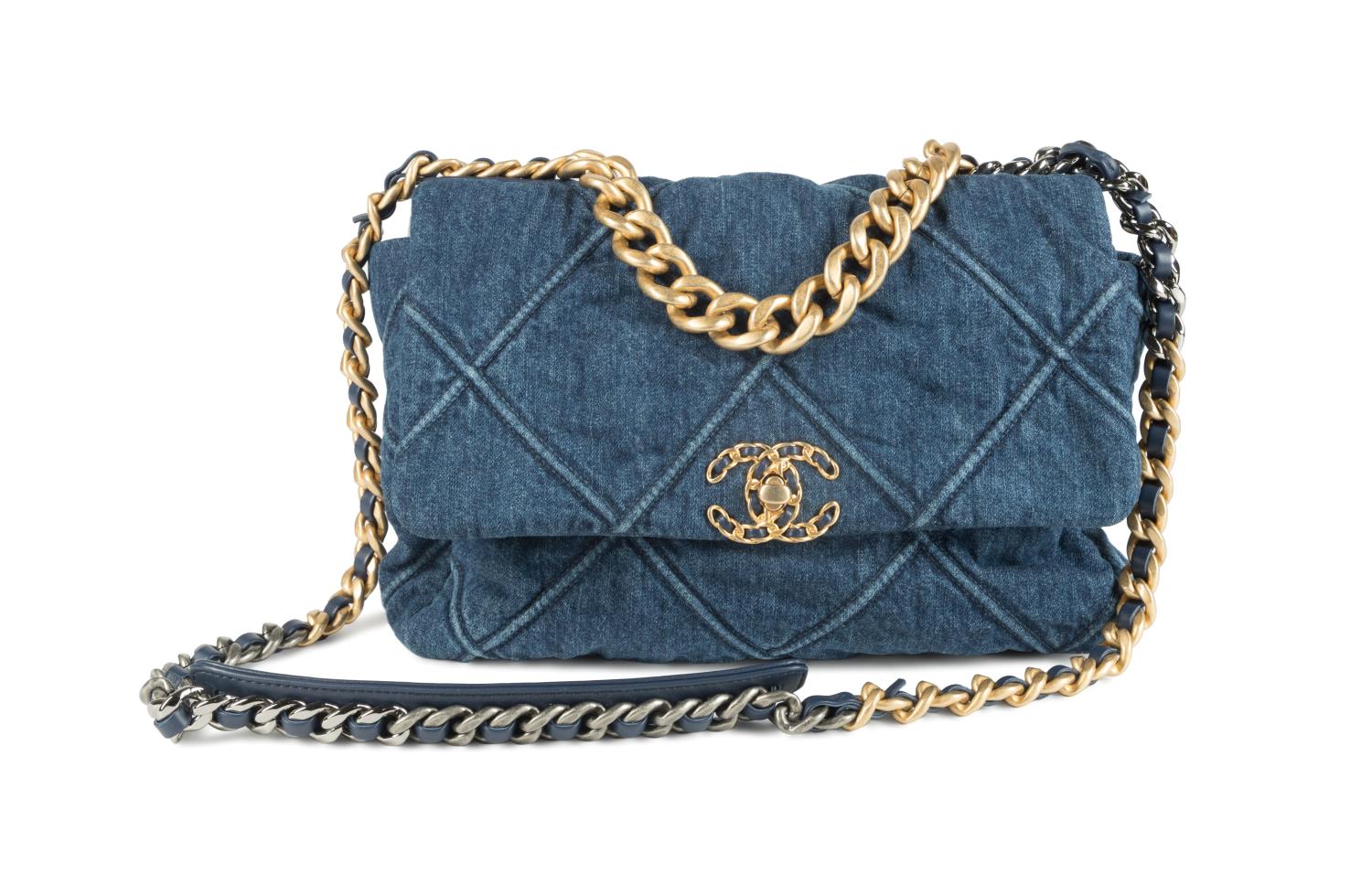 CHANEL FRANCE 19 FLAP BAG IN QUILTED