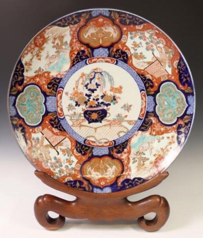 LARGE JAPANESE IMARI CHARGER ON