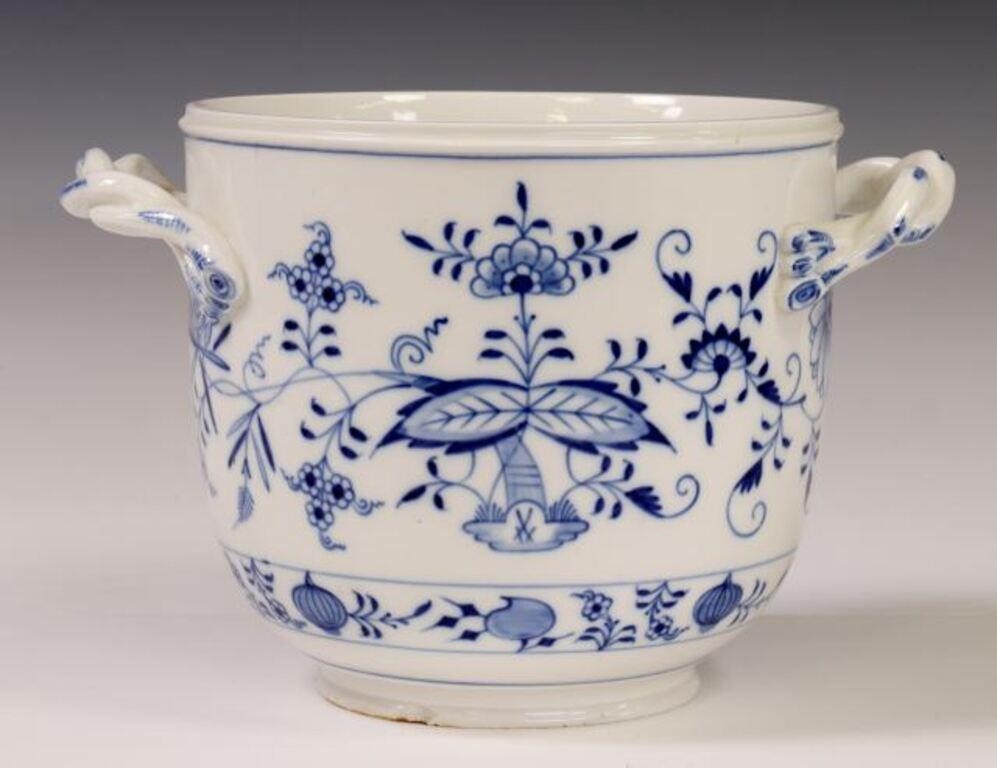 MEISSEN PORCELAIN BLUE ONION JARDINIERE