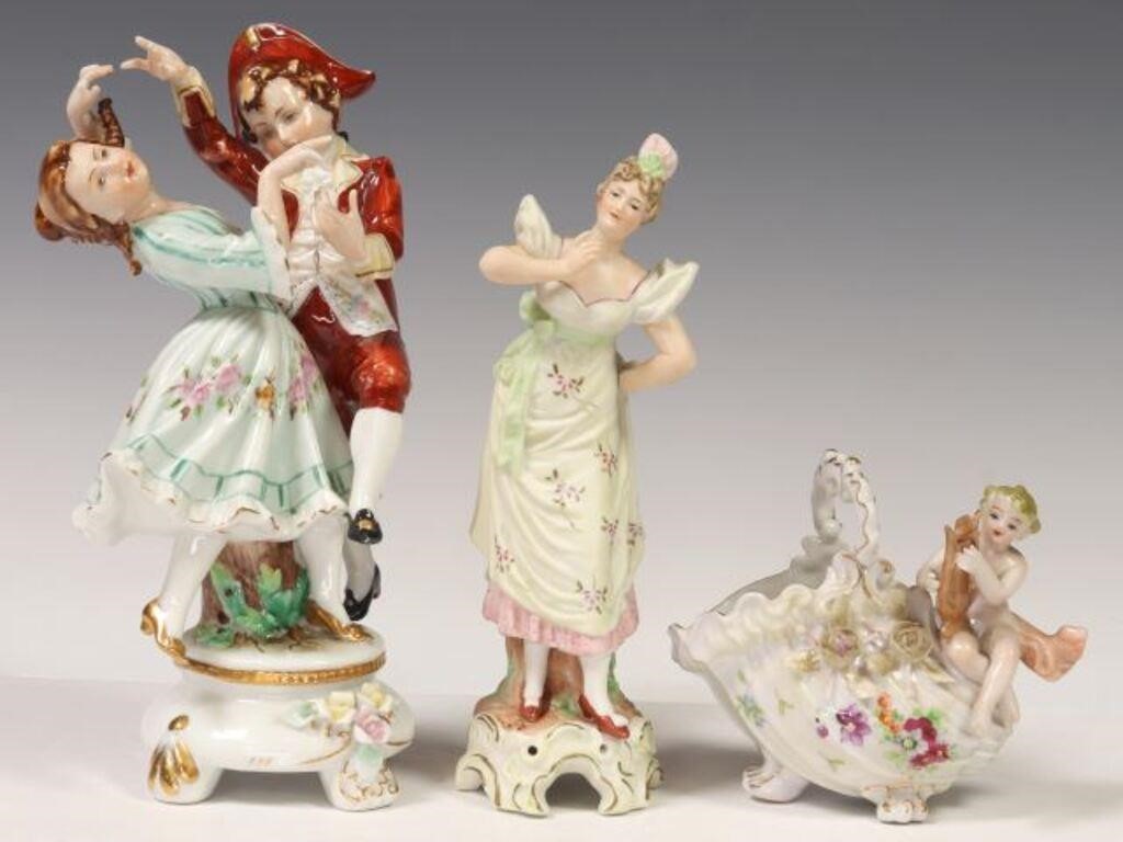  3 COLLECTION OF PORCELAIN FIGURES lot 2f765b