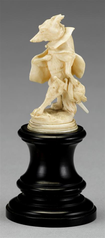 Continental carved ivory figure 4bf82