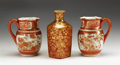 Pair of Japanese Kutani jugs and 4bfa0