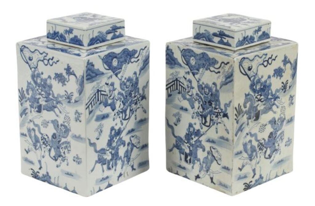 (2) CHINESE BLUE & WHITE PORCELAIN