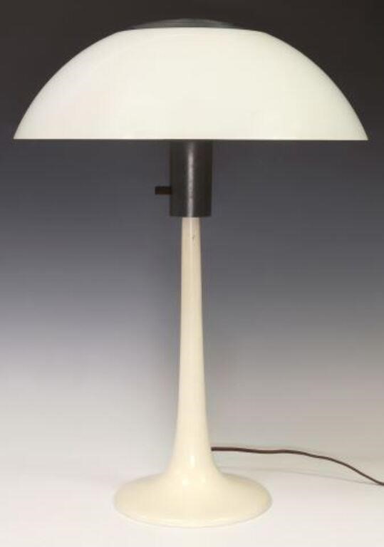 MID-CENTURY MODERN MUSHROOM TABLE LAMPMid-century