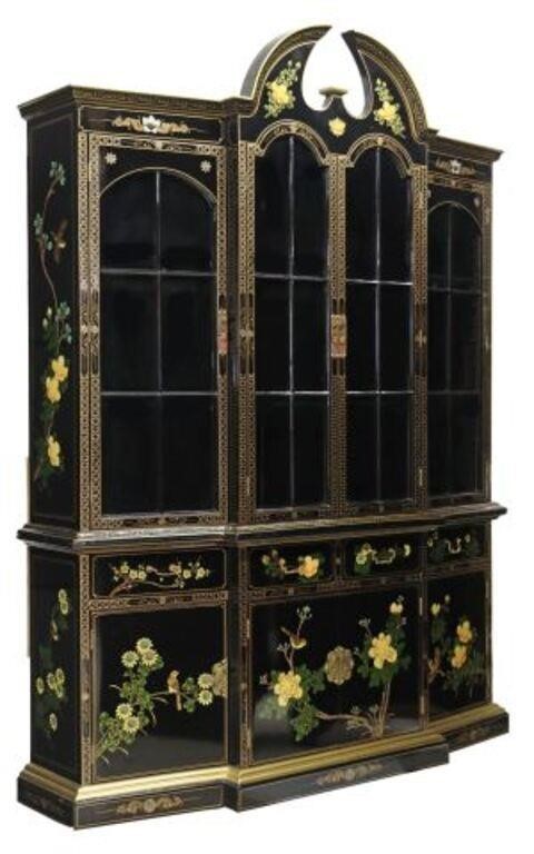 CHINOISERIE PARCEL GILT BREAKFRONT 2f7e7a