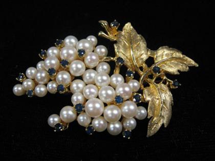Grape cluster pearl pin with sapphires 4c455