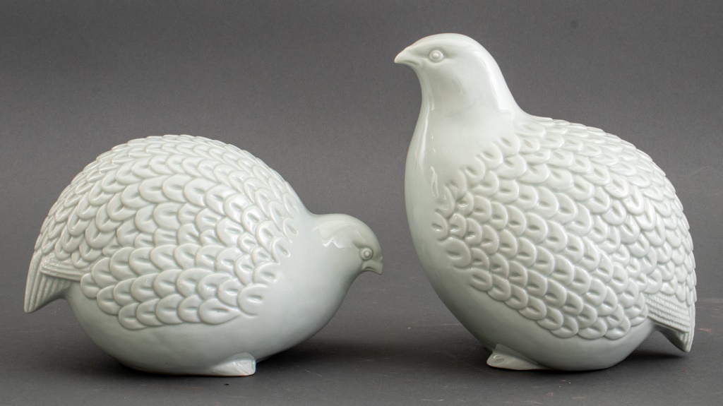 WHITE GLAZED CERAMIC GROUSE SCULPTURE  2fac02