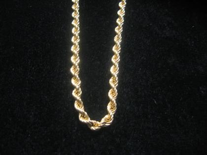 14 karat yellow gold oval link