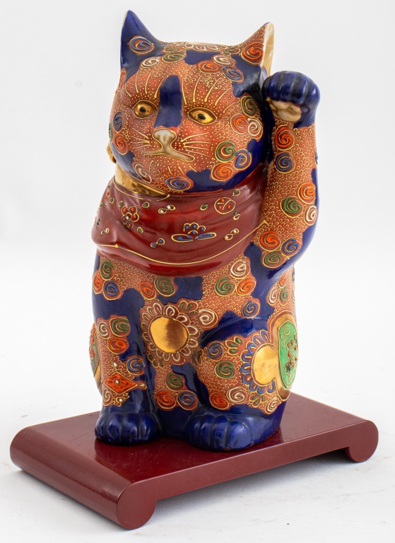 JAPANESE SATSUMA CAT POTTERY SCULPTURE 2fac68