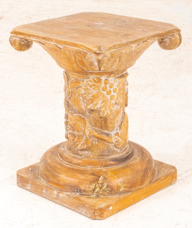 COLONIAL STYLE CERUSED WOOD PEDESTAL