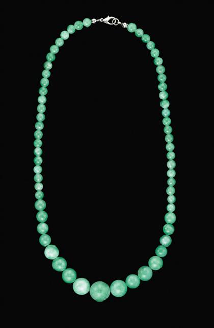 Jade bead necklace    Sixty-three graduated