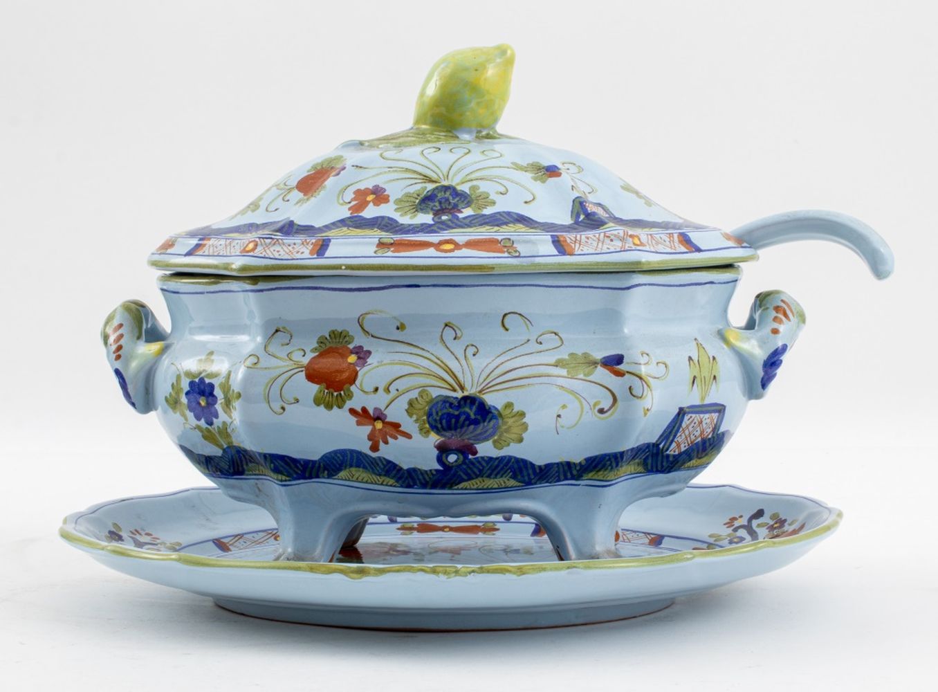 ITALIAN FAIENCE COVERED TUREEN, UNDERPLATE