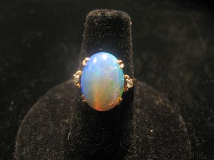 14 karat yellow gold white opal