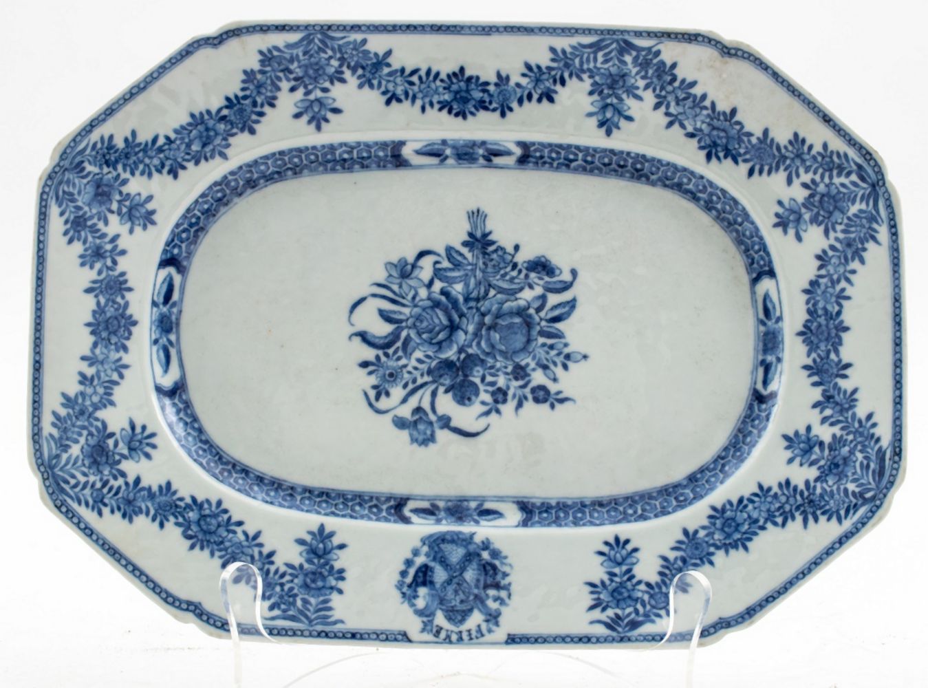 CHINESE EXPORT ARMORIAL PORCELAIN 2fafd2