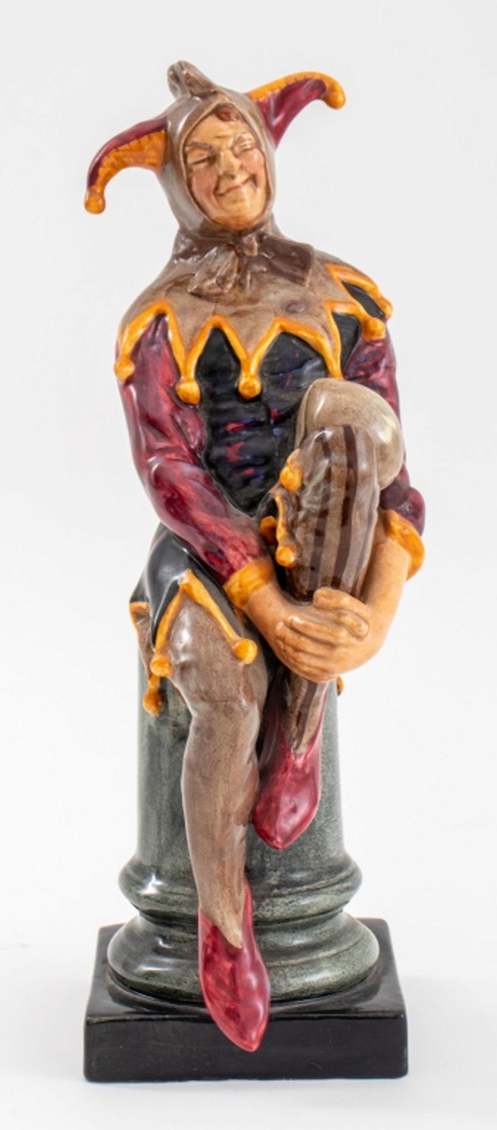 ROYAL DOULTON FIGURE THE JESTER  2fb0c6