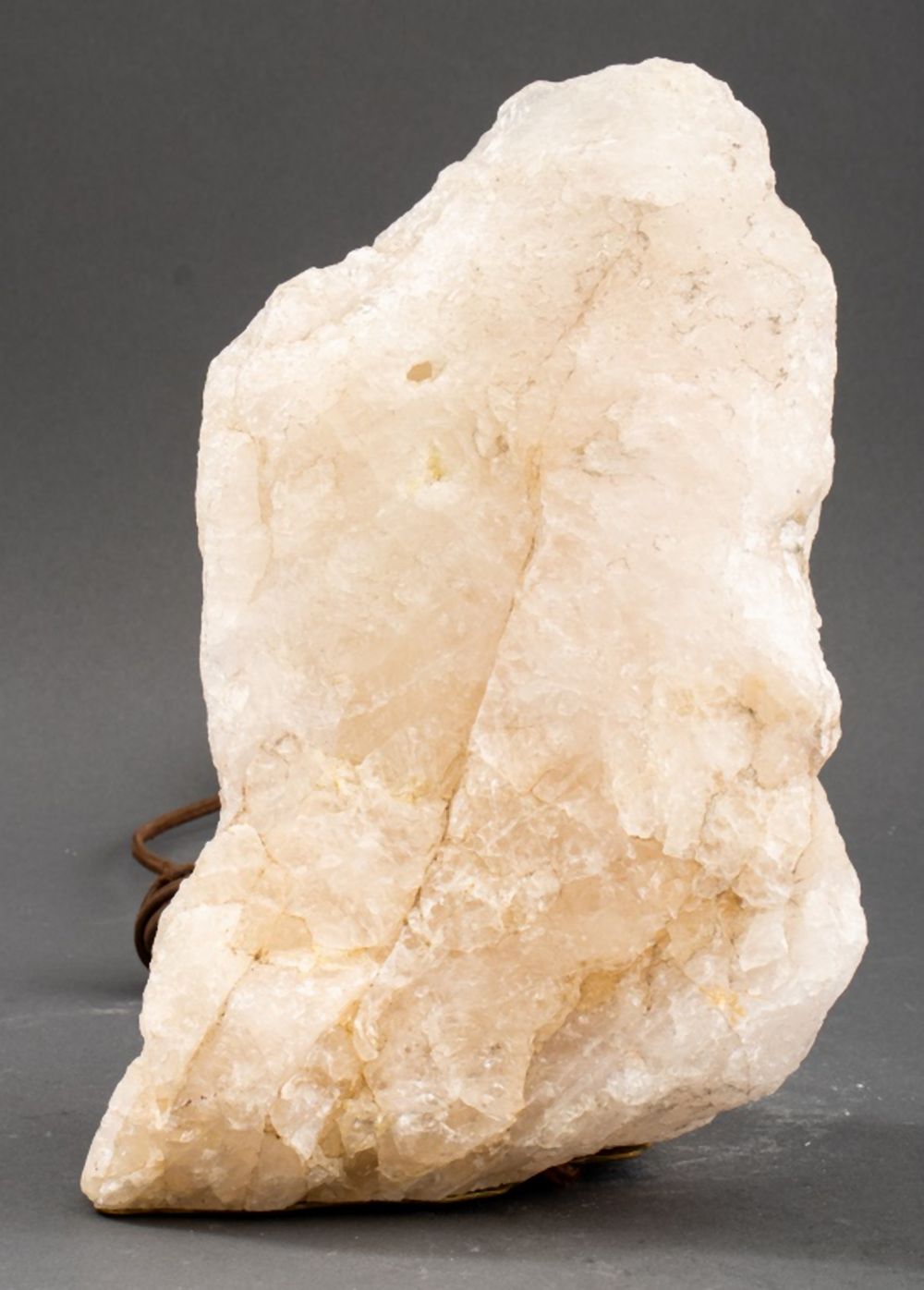 WHITE QUARTZITE MINERAL SPECIMEN 2fb21a