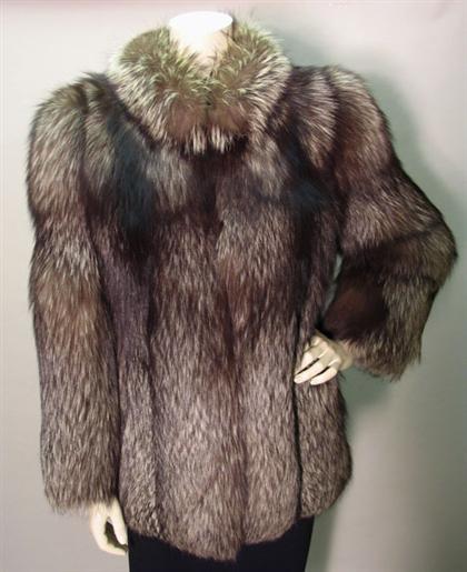 Fox fur coat    1940s    Hip length