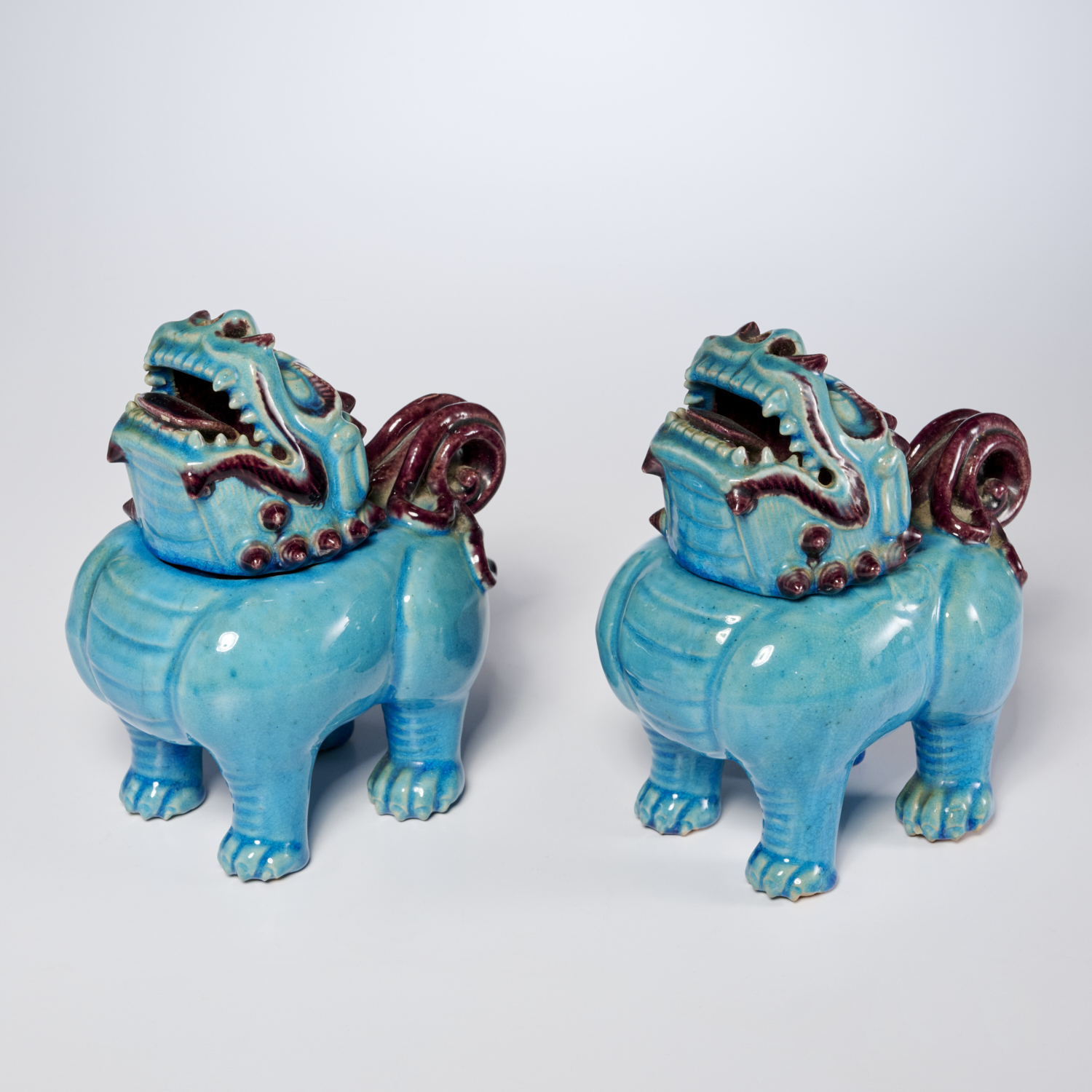 PAIR CHINESE FAHUA STYLE LION CENSERS 2fb265