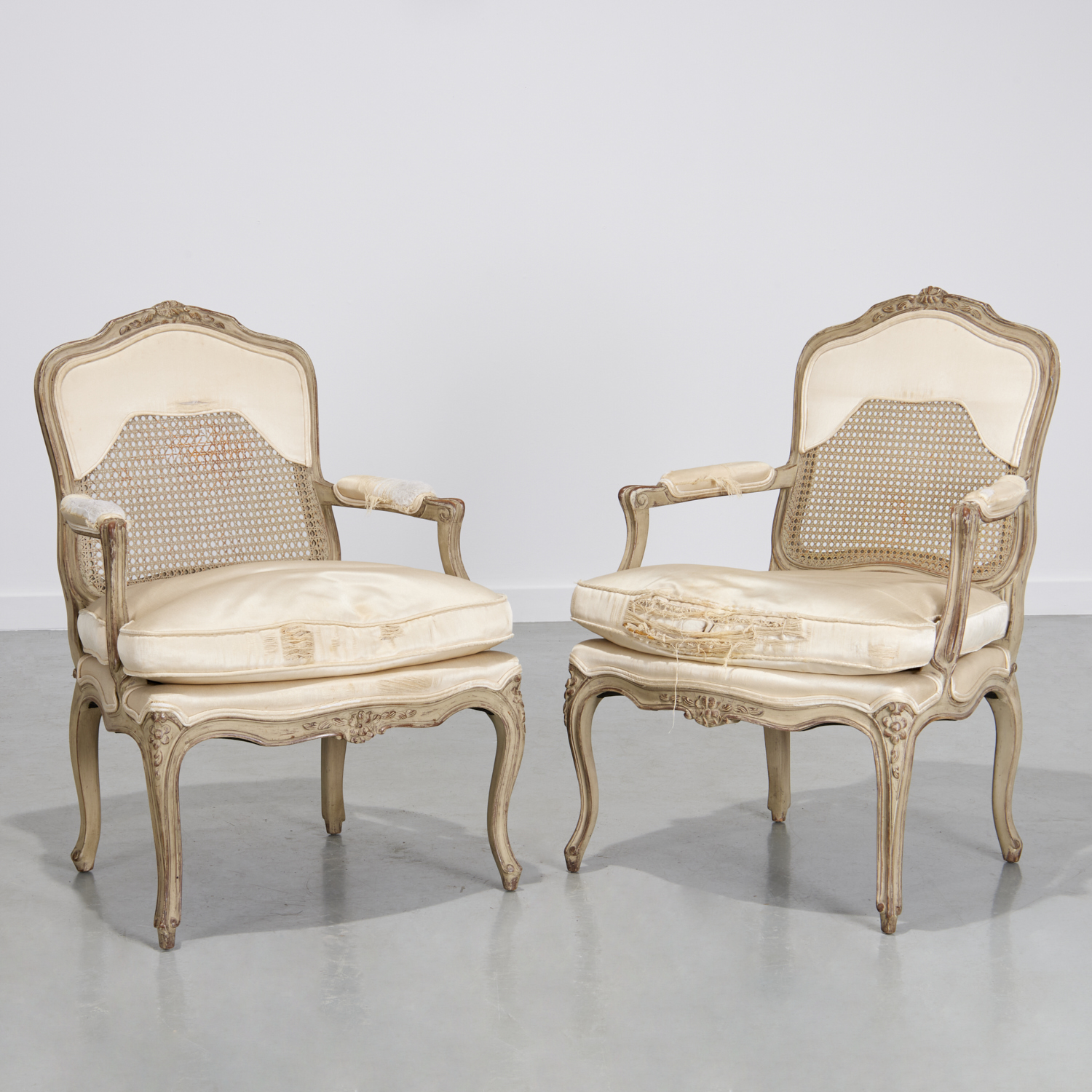 PAIR LOUIS XV STYLE PAINTED FAUTEUILS 2fb316