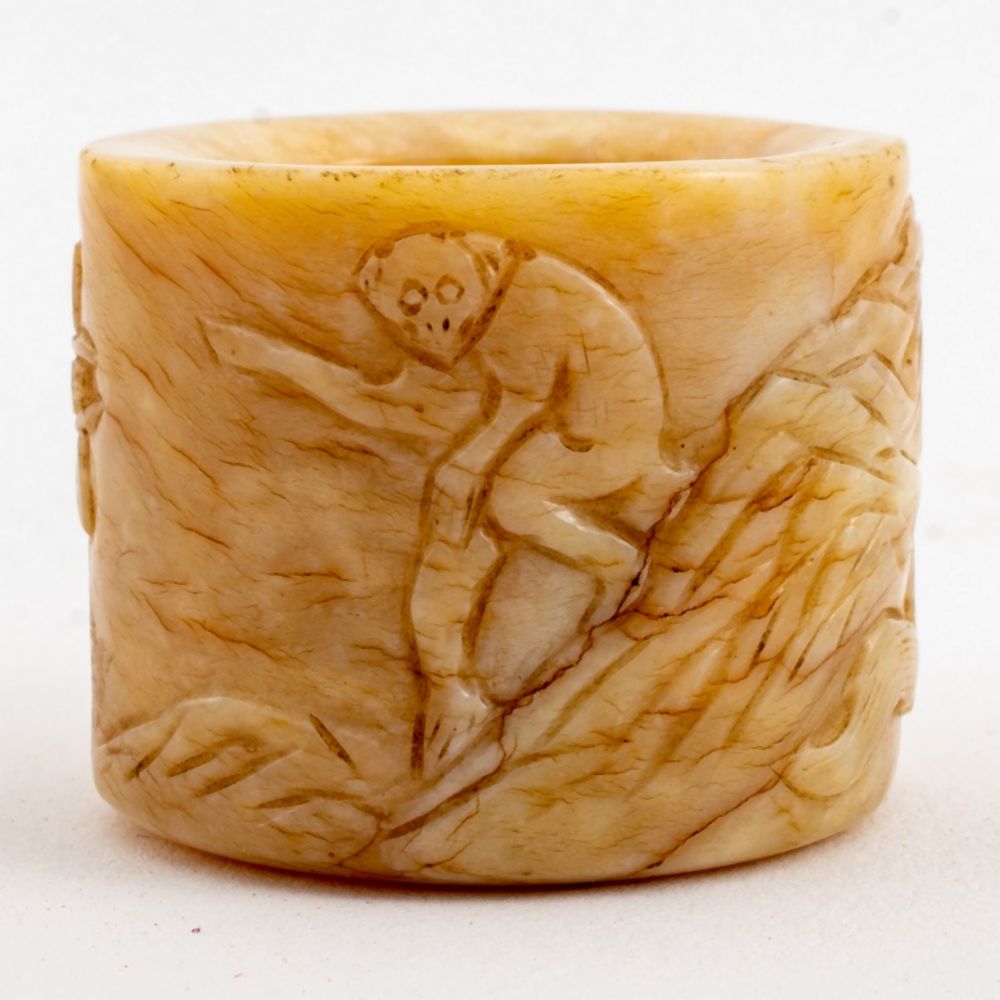 CHINESE CARVED JADE ARCHER S RING 2fb3d1