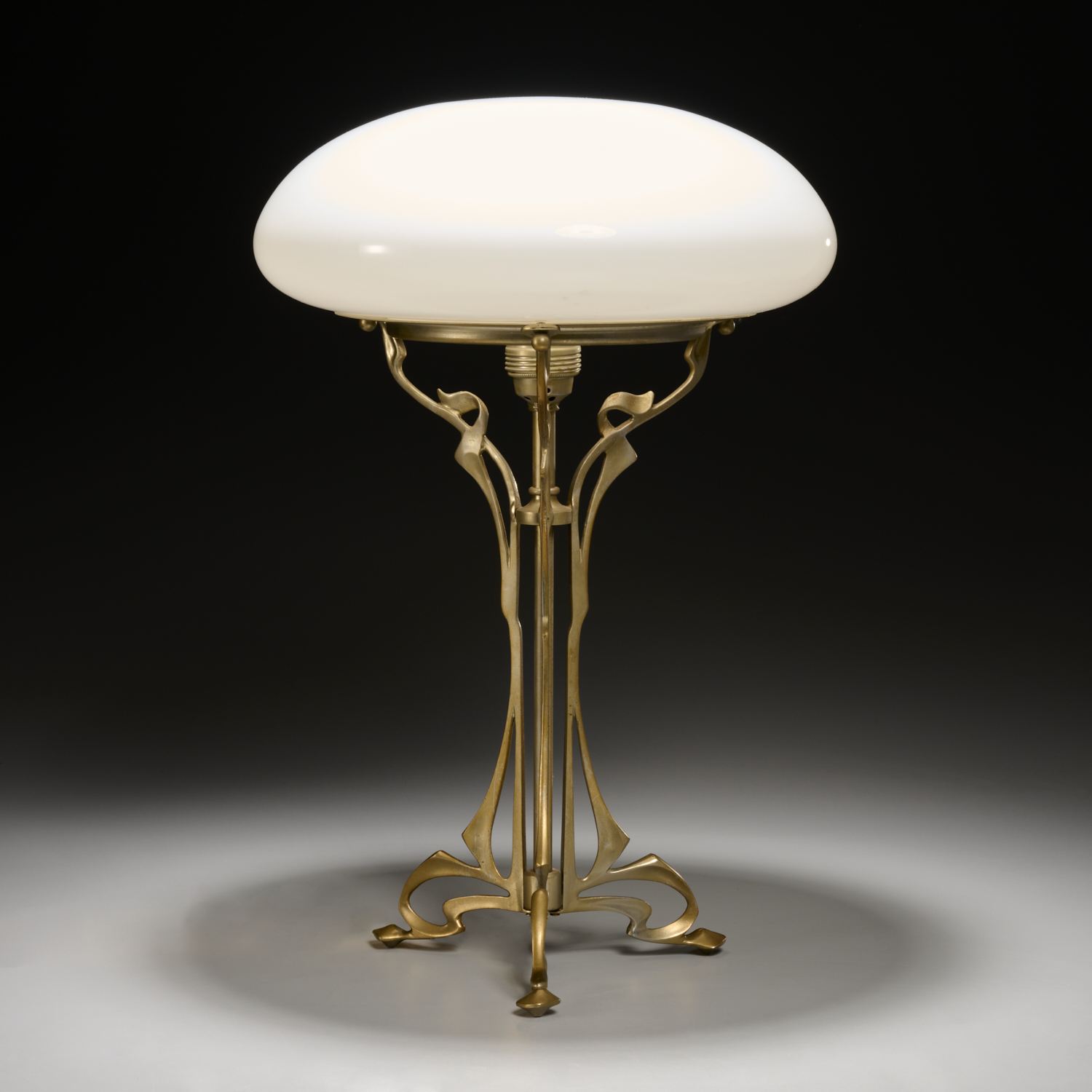 AUSTRO HUNGARIAN ART NOUVEAU TABLE 2fb3e8