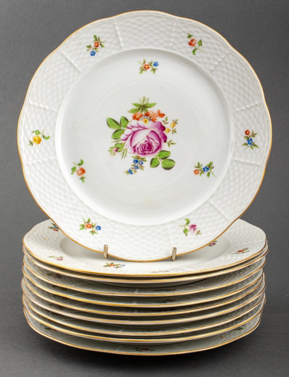 HEREND PORCELAIN SAXON BOUQUET LUNCHEON