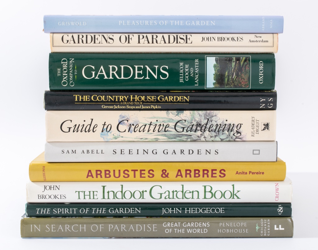 GARDEN REFERENCE BOOK / COFFEE TABLE
