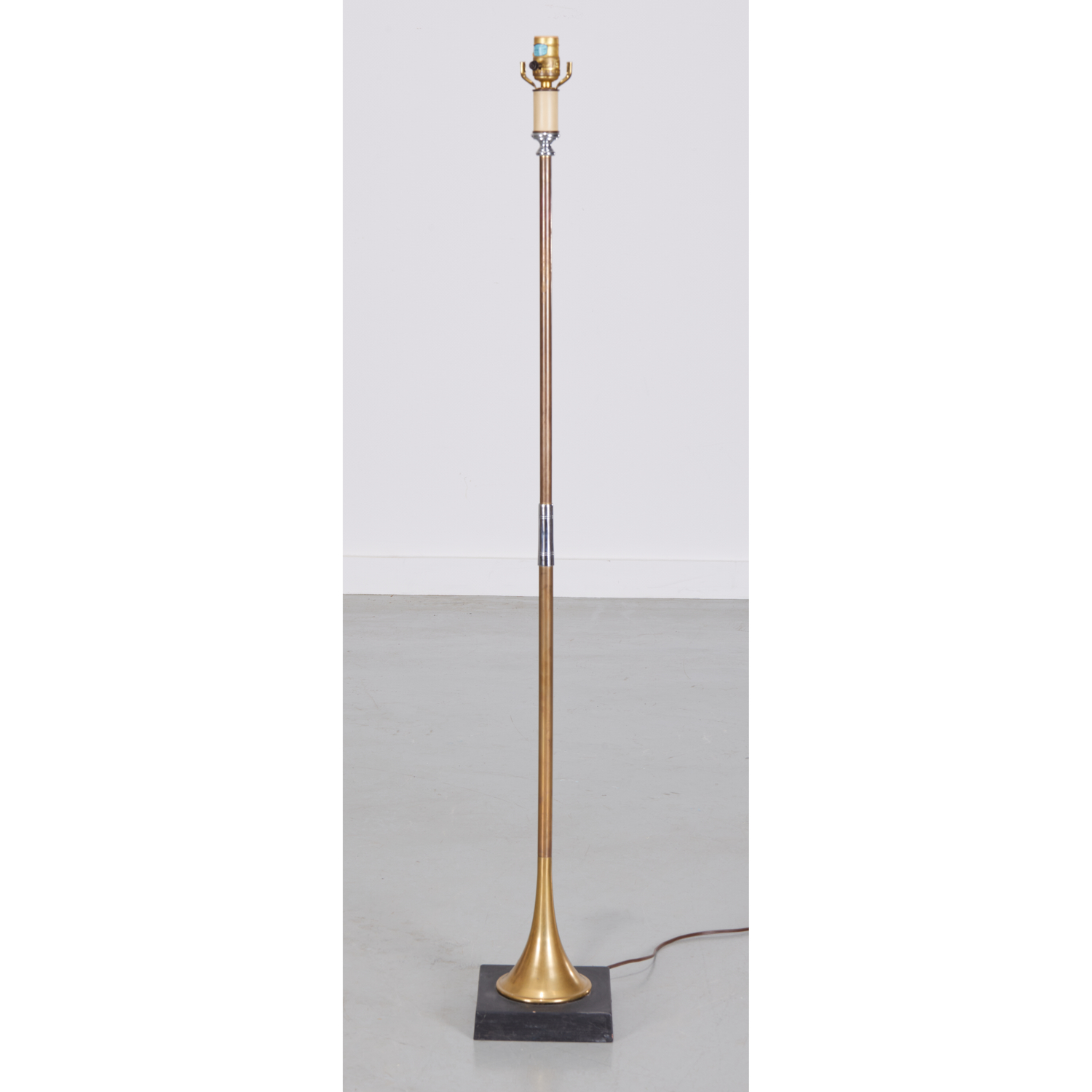 HERALDIC BRASS TRUMPET FLOOR LAMP 2fb9f0