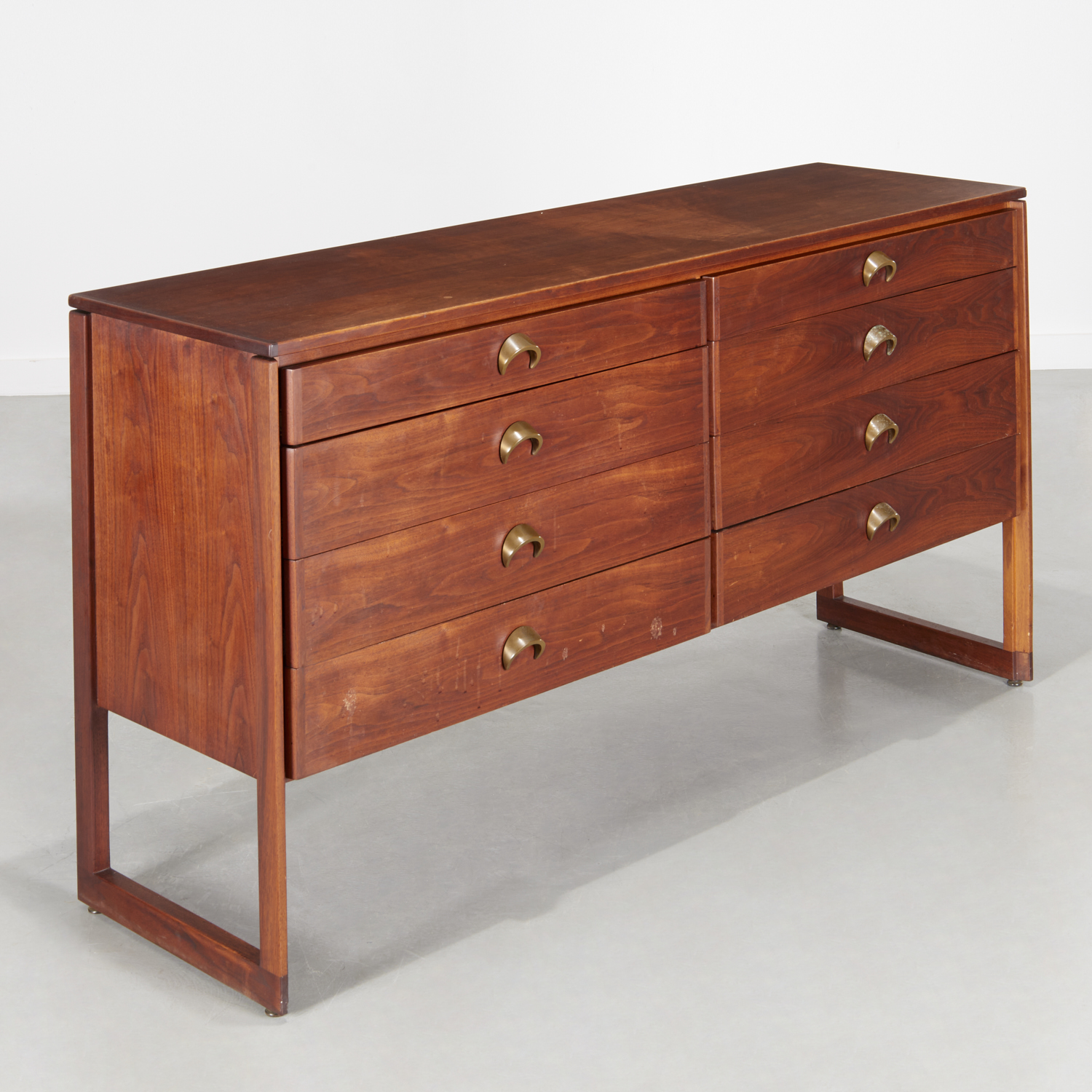 JENS RISOM 8 DRAWER WALNUT DRESSER 2fbc25