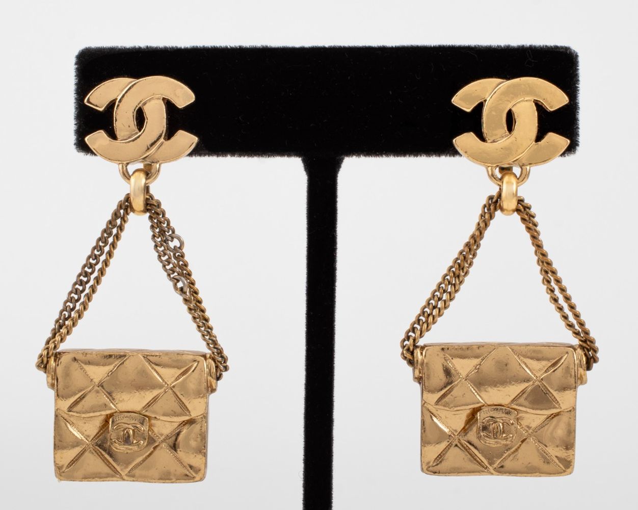 CHANEL RUNWAY PURSE CLIP EARRINGS  2fbdc2