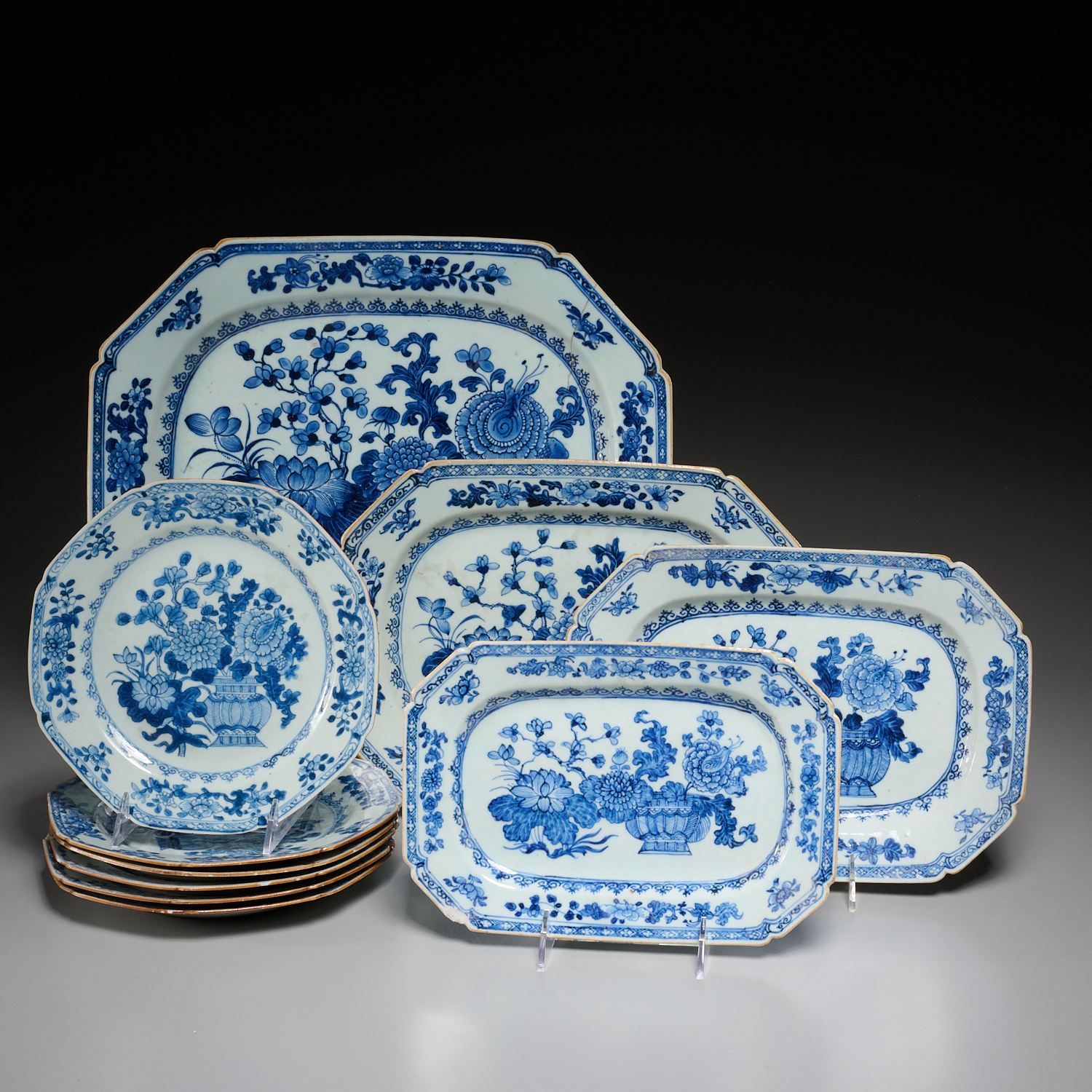 GROUP CHINESE BLUE & WHITE PORCELAIN